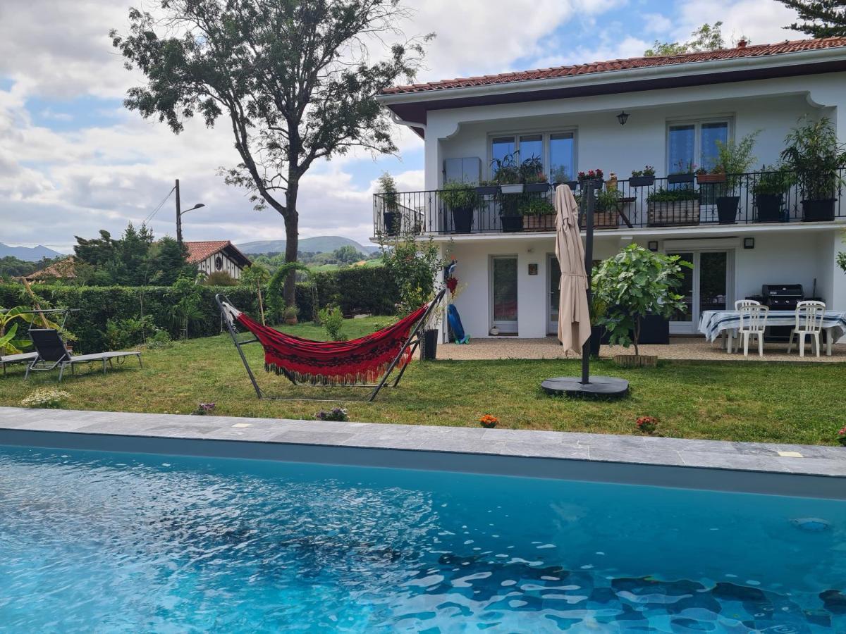 Appartement Avec Cuisine Et Grande Piscine Chauffee Hendaye Kültér fotó