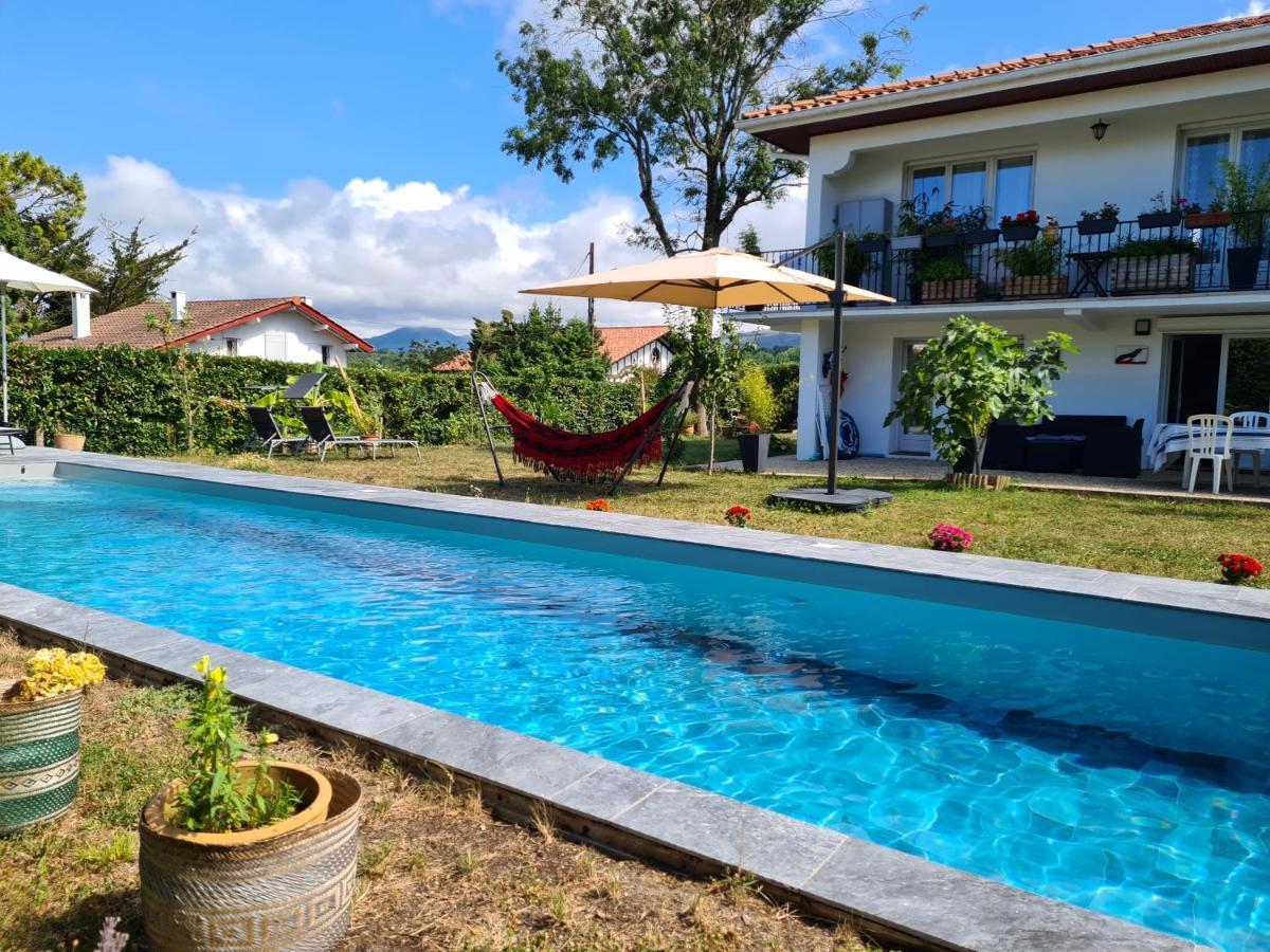 Appartement Avec Cuisine Et Grande Piscine Chauffee Hendaye Kültér fotó