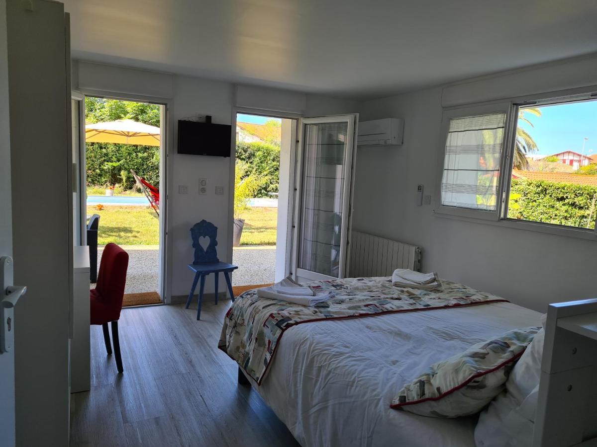 Appartement Avec Cuisine Et Grande Piscine Chauffee Hendaye Kültér fotó